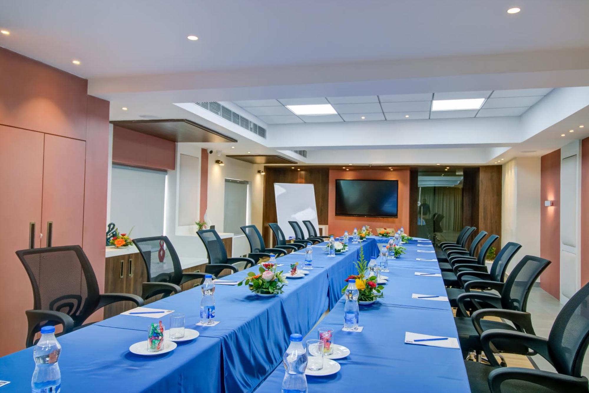 Cozzet Victoria Hotel Bhubaneswar Dış mekan fotoğraf