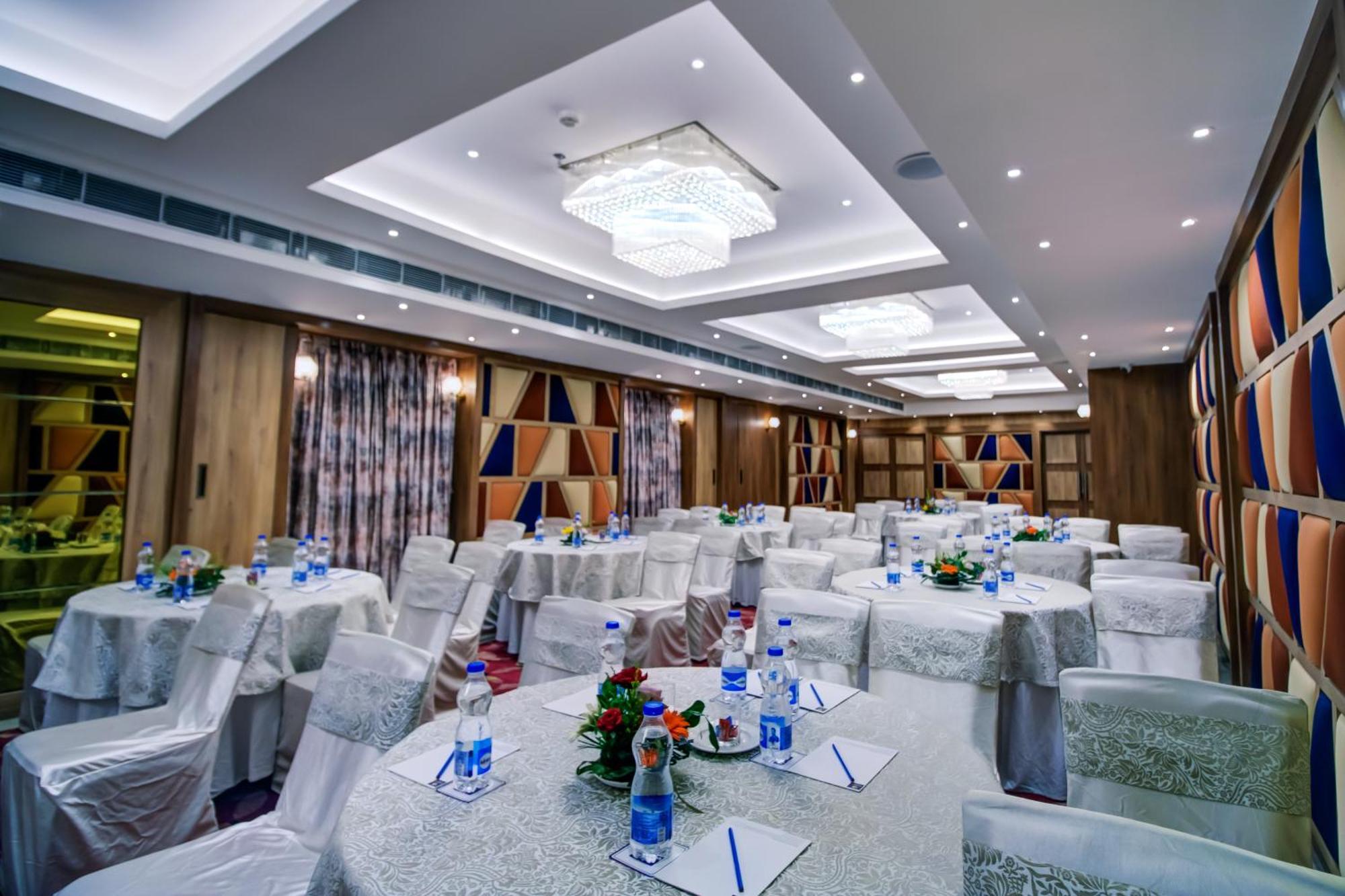 Cozzet Victoria Hotel Bhubaneswar Dış mekan fotoğraf