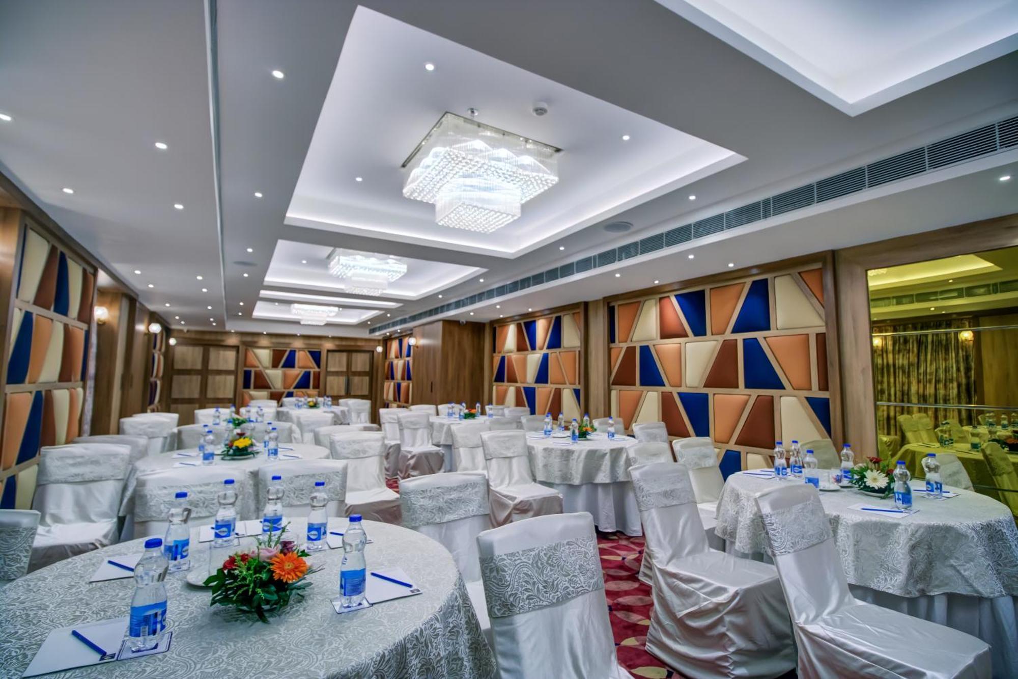 Cozzet Victoria Hotel Bhubaneswar Dış mekan fotoğraf