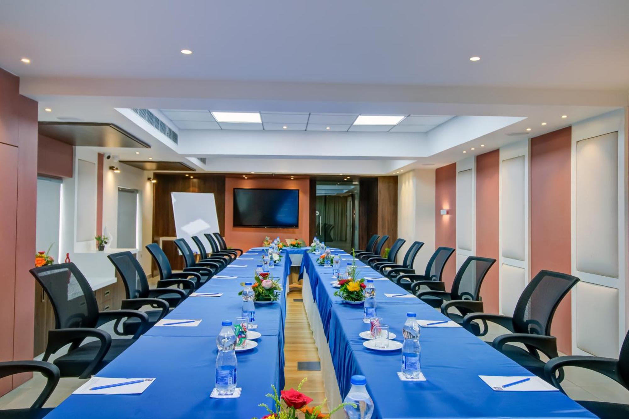 Cozzet Victoria Hotel Bhubaneswar Dış mekan fotoğraf