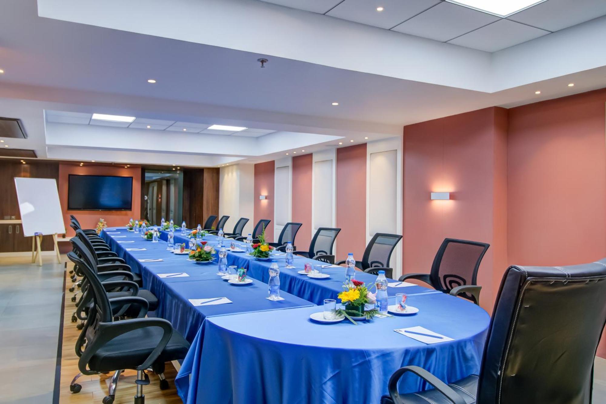 Cozzet Victoria Hotel Bhubaneswar Dış mekan fotoğraf
