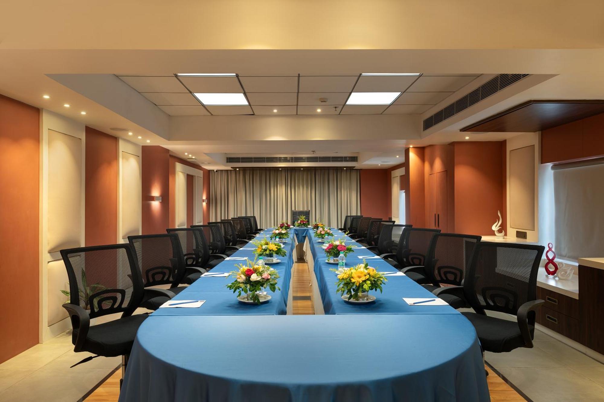 Cozzet Victoria Hotel Bhubaneswar Dış mekan fotoğraf