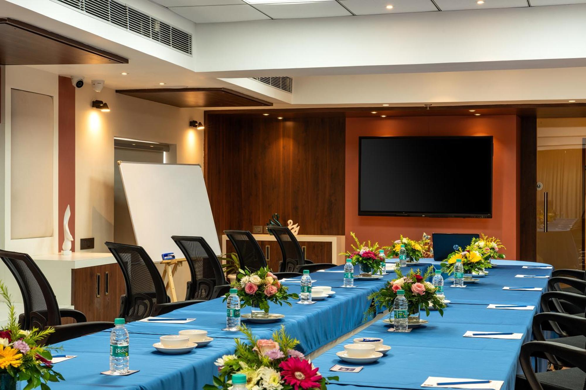 Cozzet Victoria Hotel Bhubaneswar Dış mekan fotoğraf