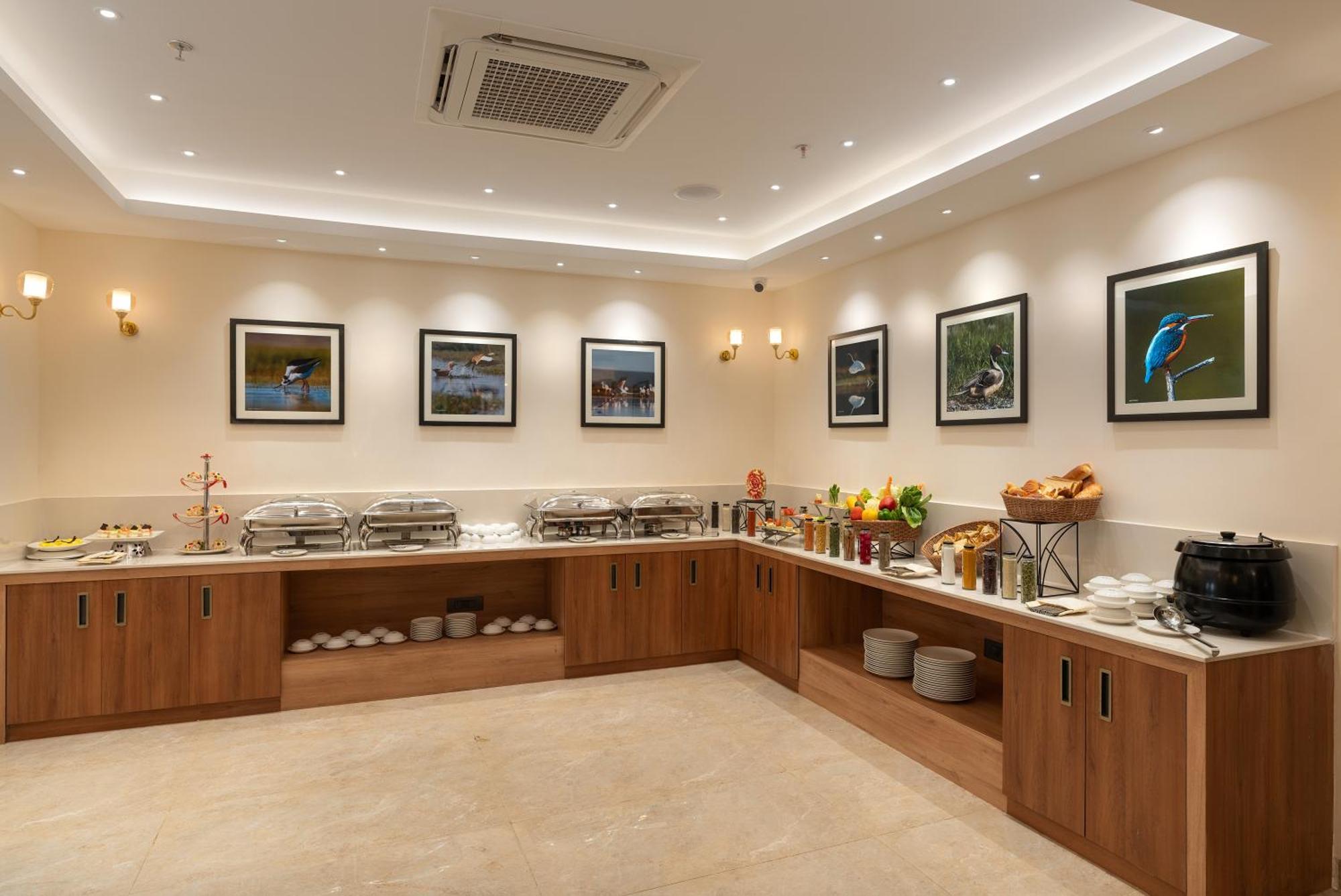 Cozzet Victoria Hotel Bhubaneswar Dış mekan fotoğraf