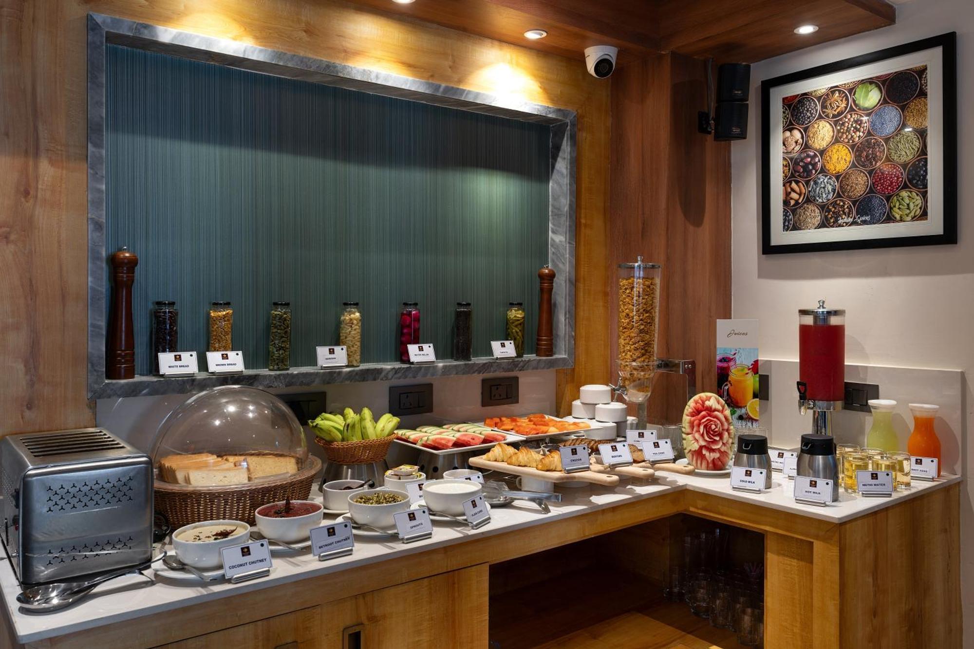 Cozzet Victoria Hotel Bhubaneswar Dış mekan fotoğraf
